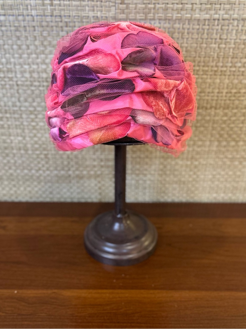 VTG 1960s Deborah Exclusive Floral Petal Beehive Hat Pink Fuchsia Bubble Cloche